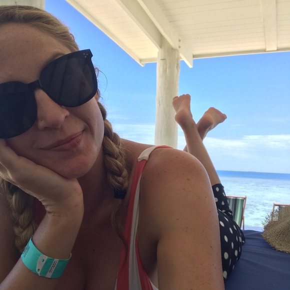 Meet your Posher, Stacey - Picture 1 of 2